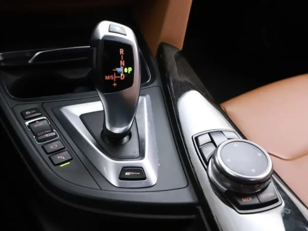 BMW 3-serie 330e High Executive