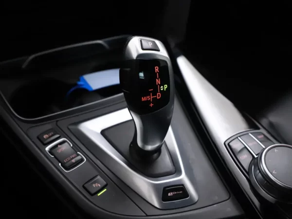 BMW 3-serie 330e Luxury Edition