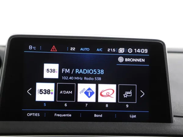 Photo 15 of 28 of VF3MRHNSJKL032587 Peugeot 5008 1.2 PureTech Allure Navi