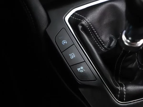 Photo 15 of 28 of WF0PXXGCHPLY55796 Ford FOCUS Wagon 1.0 EcoBoost Hybrid Titanium X