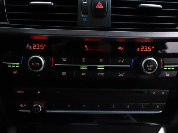 Photo 15 of 29 of WBAXW110900P42105 BMW X4 xDrive20i Aut. High Executive M-Sport