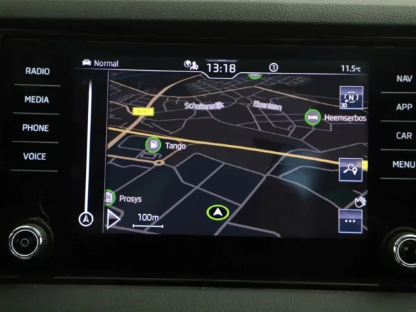 Photo 15 of 34 of TMBJR7NU6M5017005 Skoda Karoq 1.5 TSI ACT Sportline Business LED