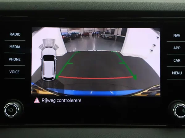 Photo 15 of 37 of TMBJR7NU0L5044196 Skoda Karoq 1.5 TSI AUT .Sportline Business LED