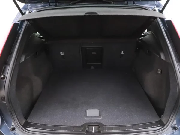 Photo 16 of 26 of YV1XZL4VDM2505024 Volvo XC40 1.5 T2 Aut. Business Pro