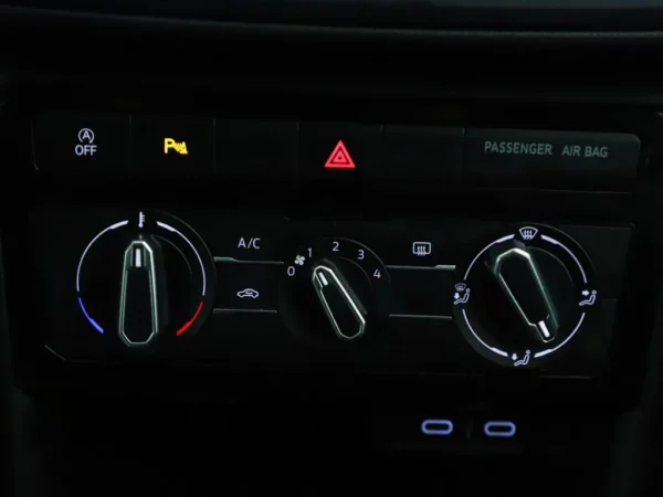 Photo 16 of 27 of WVGZZZC1ZNY031245 Volkswagen T-Cross 1.0 TSI Life