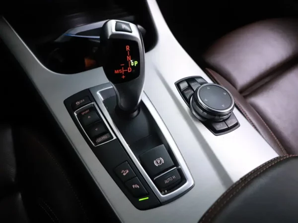 Photo 16 of 29 of WBAXW110900P42105 BMW X4 xDrive20i Aut. High Executive M-Sport