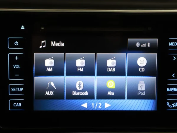 Photo 16 of 30 of SB1ZS3JEX0E174839 Toyota Auris Touring Sports 1.8 Hybrid Lease