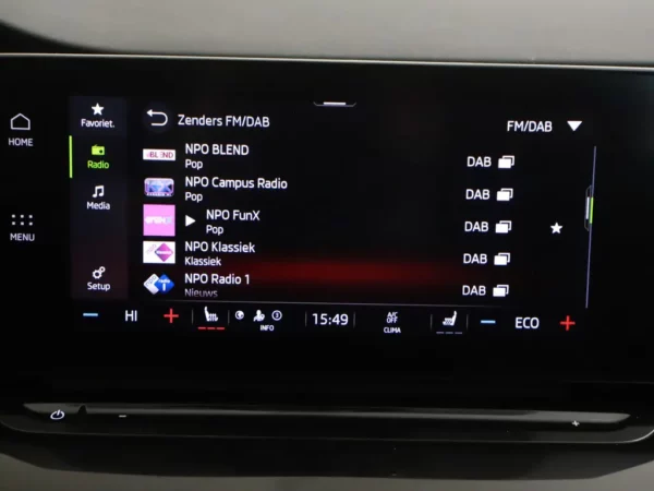 Photo 16 of 31 of TMBJW8NX1NY085740 Skoda Octavia Combi 1.4 TSI iV PHEV Business Plus