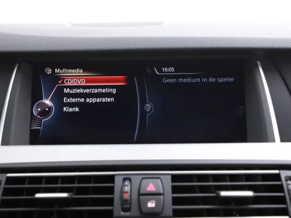 Photo 16 of 34 of WBA5G11040GC99540 BMW 5 Serie Touring 520i Aut. High Executive LED