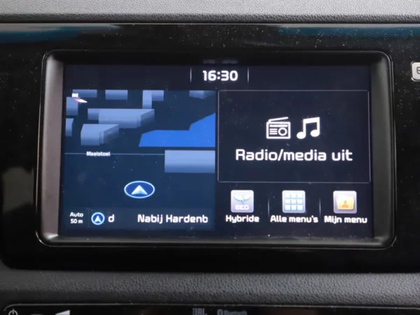 Photo 16 of 35 of KNACC81CGH5054995 Kia Niro 1.6 GDi Hybrid ExecutiveLine