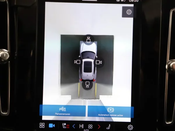 Photo 16 of 38 of YV1XZEDVEM2461653 Volvo XC40 Recharge P8 AWD R-Design