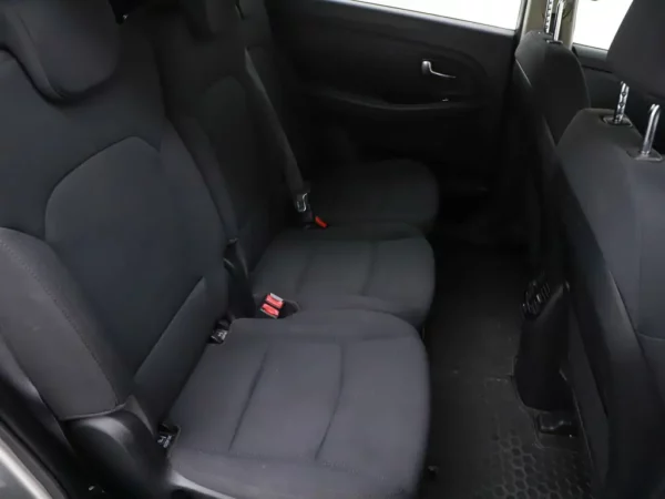 Photo 17 of 25 of KNAHT811AG7124222 Kia Carens 1.6 GDi DynamicLine Nav