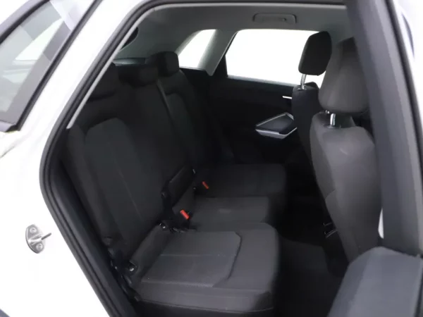 Photo 17 of 27 of WAUZZZF30L1041209 Audi Q3 35 TFSI Aut. Pro Line