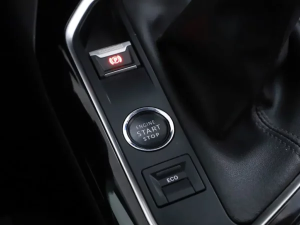 Photo 17 of 28 of VF3MRHNSMMS150928 Peugeot 5008 1.2 PureTech Premium 7-SEATS