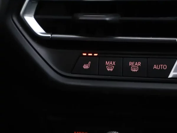 Photo 17 of 29 of WBA31AK0007K54793 BMW 2 Serie Coupé 220i Aut. M-Sport