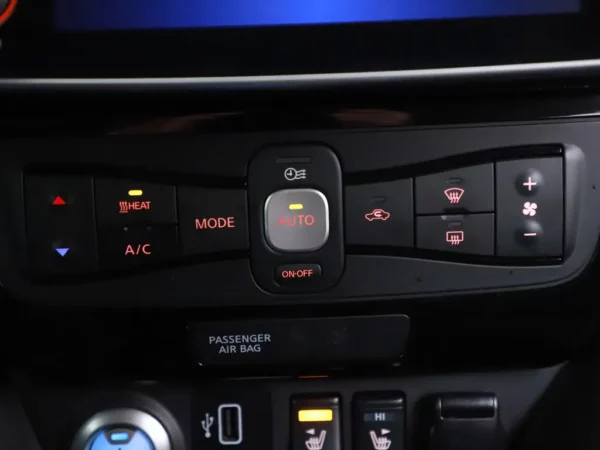 Nissan Leaf N-Connecta 40 kWh LED