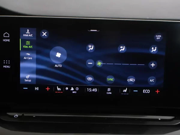 Photo 17 of 31 of TMBJW8NX1NY085740 Skoda Octavia Combi 1.4 TSI iV PHEV Business Plus