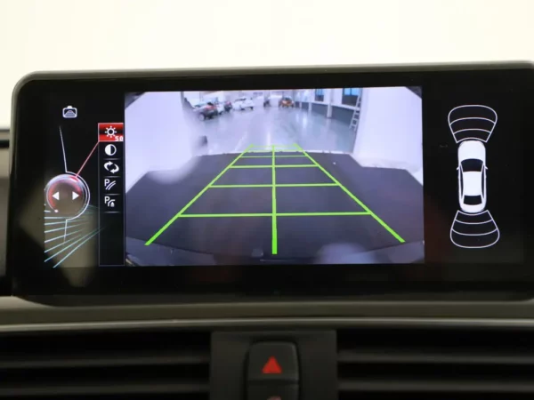 Photo 17 of 31 of WBA8A71040K742832 BMW 3-serie 330i Centennial High Executive Sport LED