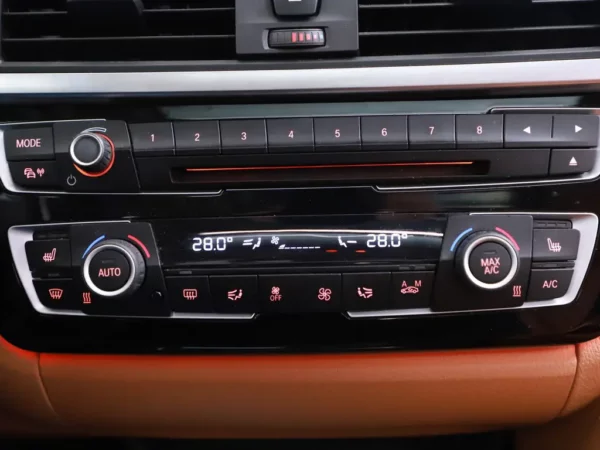 Photo 17 of 32 of WBA8X710X0G447283 BMW 3-serie Gran Turismo 330i GT High Executive Edition LED