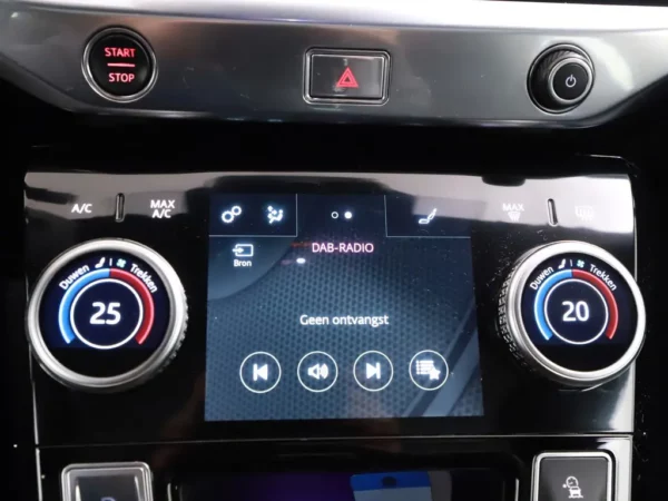 Photo 17 of 33 of SADHA2B17K1F66341 Jaguar I-PACE EV400 First Edition 90 kWh LED