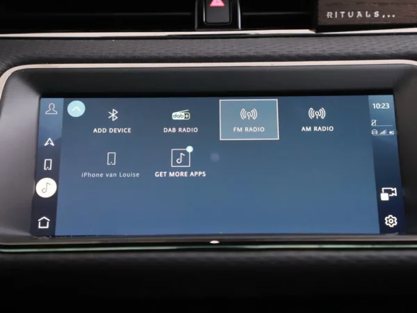 Photo 17 of 33 of SALZA2BT4PH193071 Land Rover Range Rover Evoque 1.5 P300e AWD R-Dynamic S