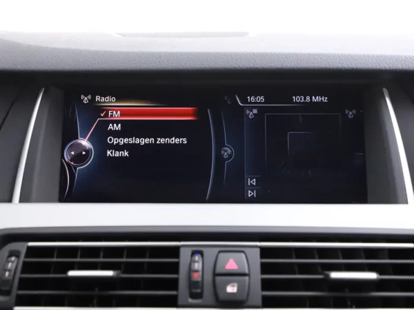 Photo 17 of 34 of WBA5G11040GC99540 BMW 5 Serie Touring 520i Aut. High Executive LED