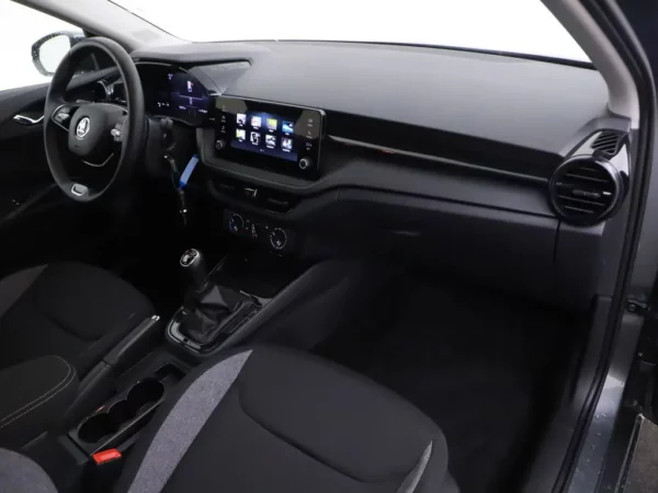 Photo 18 of 23 of TMBEP6PJXR4041955 Skoda Fabia 1.0 TSI Essence (5-drs Hatchb.)