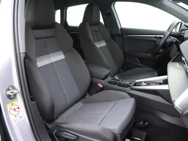 Photo 18 of 24 of WAUZZZGY5MA031836 Audi A3 Sportback 35 TFSI S-Tronic Business Edition