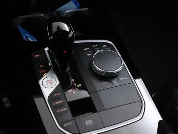 Photo 18 of 29 of WBA31AK0007K54793 BMW 2 Serie Coupé 220i Aut. M-Sport