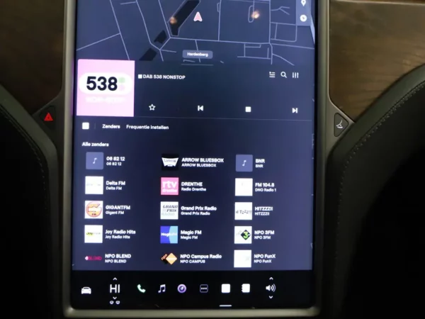 Photo 18 of 30 of 5YJSA7E29JF270906 Tesla Model S 75D Base PANO