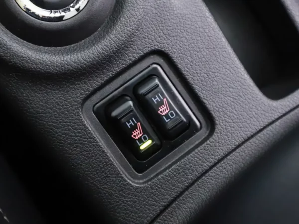 Photo 18 of 31 of JMBXDGG2WEZ002903 Mitsubishi Outlander 2.0 PHEV Instyle