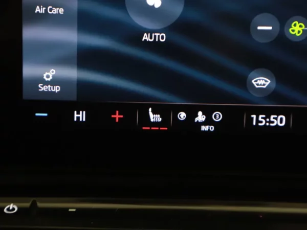 Photo 18 of 31 of TMBJW8NX1NY085740 Skoda Octavia Combi 1.4 TSI iV PHEV Business Plus