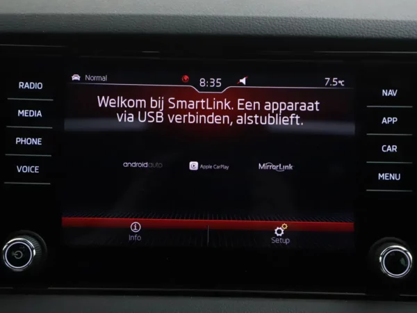 Photo 18 of 37 of TMBJR7NU0L5044196 Skoda Karoq 1.5 TSI AUT .Sportline Business LED