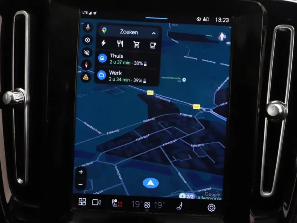 Photo 18 of 40 of YV1XZEDVEM2494214 Volvo XC40 Recharge P8 AWD R-Design