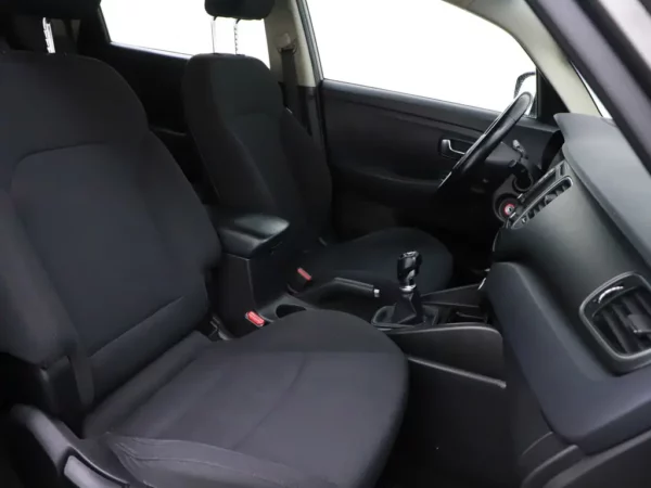 Photo 19 of 25 of KNAHT811AG7124222 Kia Carens 1.6 GDi DynamicLine Nav