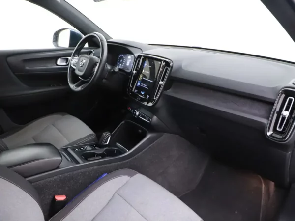 Photo 19 of 26 of YV1XZL4VDM2505024 Volvo XC40 1.5 T2 Aut. Business Pro