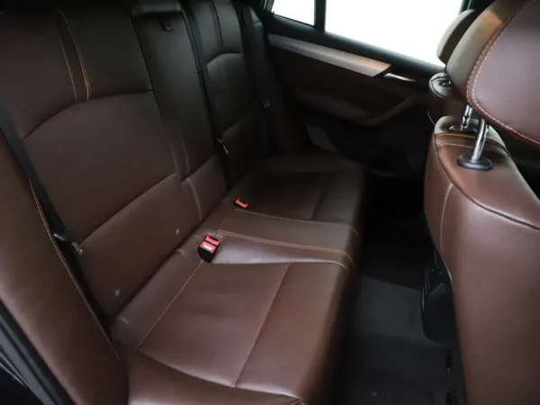 Photo 19 of 29 of WBAXW110900P42105 BMW X4 xDrive20i Aut. High Executive M-Sport