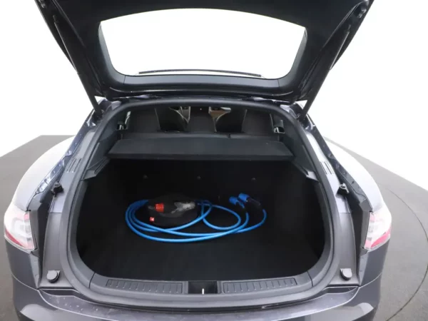 Photo 19 of 30 of 5YJSA7E29JF270906 Tesla Model S 75D Base PANO