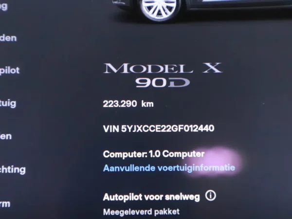 Photo 19 of 31 of 5YJXCCE22GF012440 Tesla Model X 90D Base 6p. LED