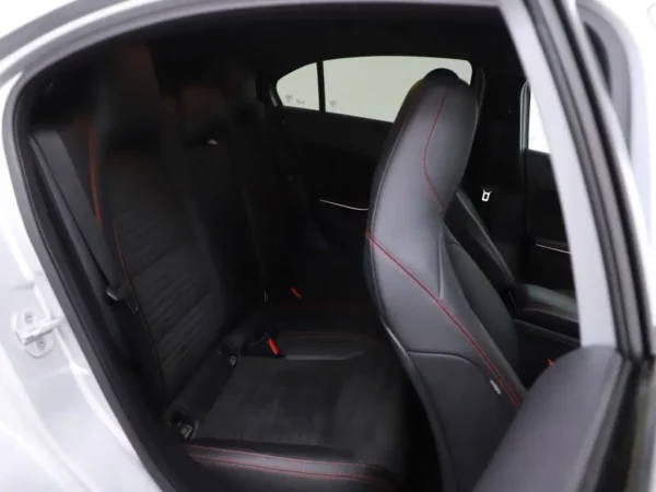 Mercedes-Benz A-Klasse 180 Aut. Business Solution AMG