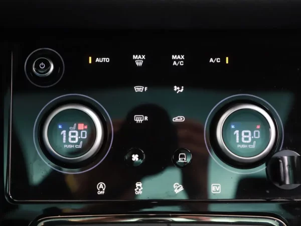 Photo 19 of 33 of SALZA2BT4PH193071 Land Rover Range Rover Evoque 1.5 P300e AWD R-Dynamic S