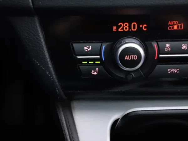 Photo 19 of 37 of WBA5G11060D177843 BMW 5 Serie Touring 520i High Executive Leder