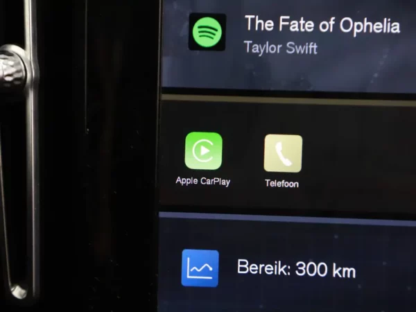 Photo 19 of 40 of YV1XZEDVEM2494214 Volvo XC40 Recharge P8 AWD R-Design