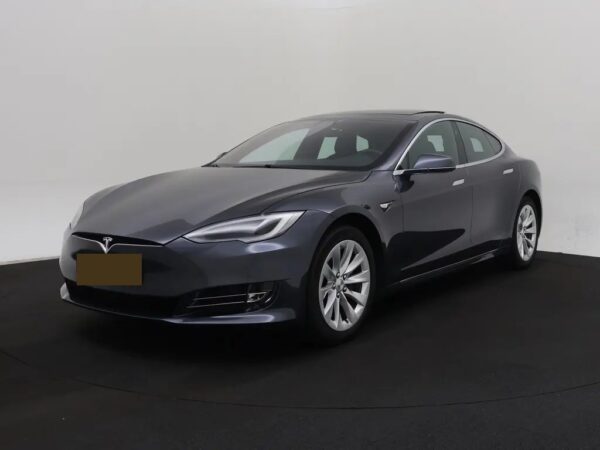 Photo 2 of 30 of 5YJSA7E29JF270906 Tesla Model S 75D Base PANO