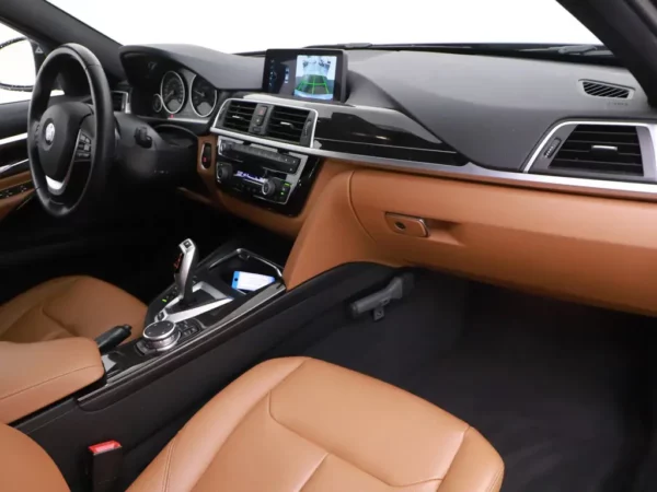 BMW 3-serie 330e High Executive