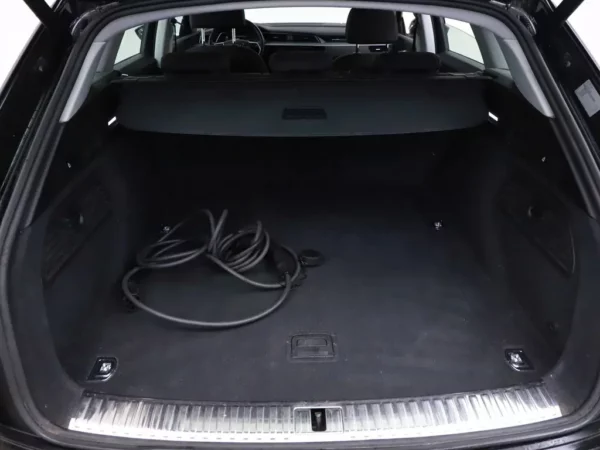 Photo 20 of 30 of WAUZZZGE6LB039975 Audi e-tron 50 quattro edition 71 kWh