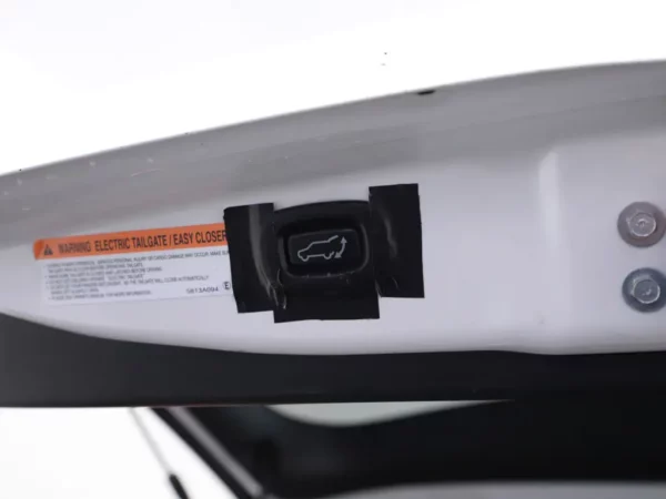 Photo 20 of 31 of JMBXDGG2WEZ002903 Mitsubishi Outlander 2.0 PHEV Instyle