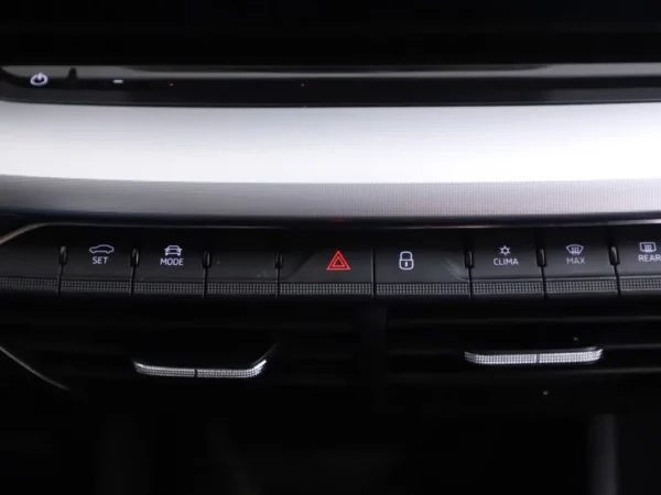 Photo 20 of 32 of TMBJR7NX0LY013295 Skoda Octavia Combi 1.5 TSI First Edition Winterpakket