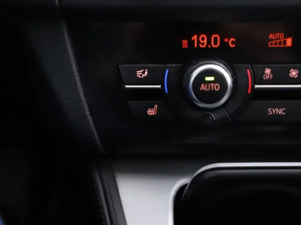 Photo 20 of 34 of WBA5G11040GC99540 BMW 5 Serie Touring 520i Aut. High Executive LED