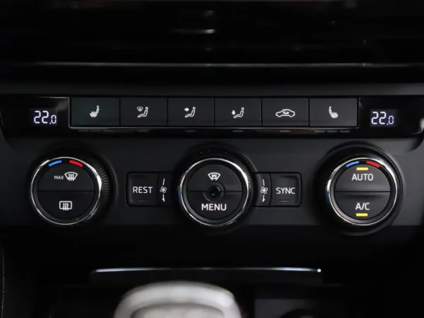 Skoda Superb Combi 1.6 TDI Aut. Style Business LED